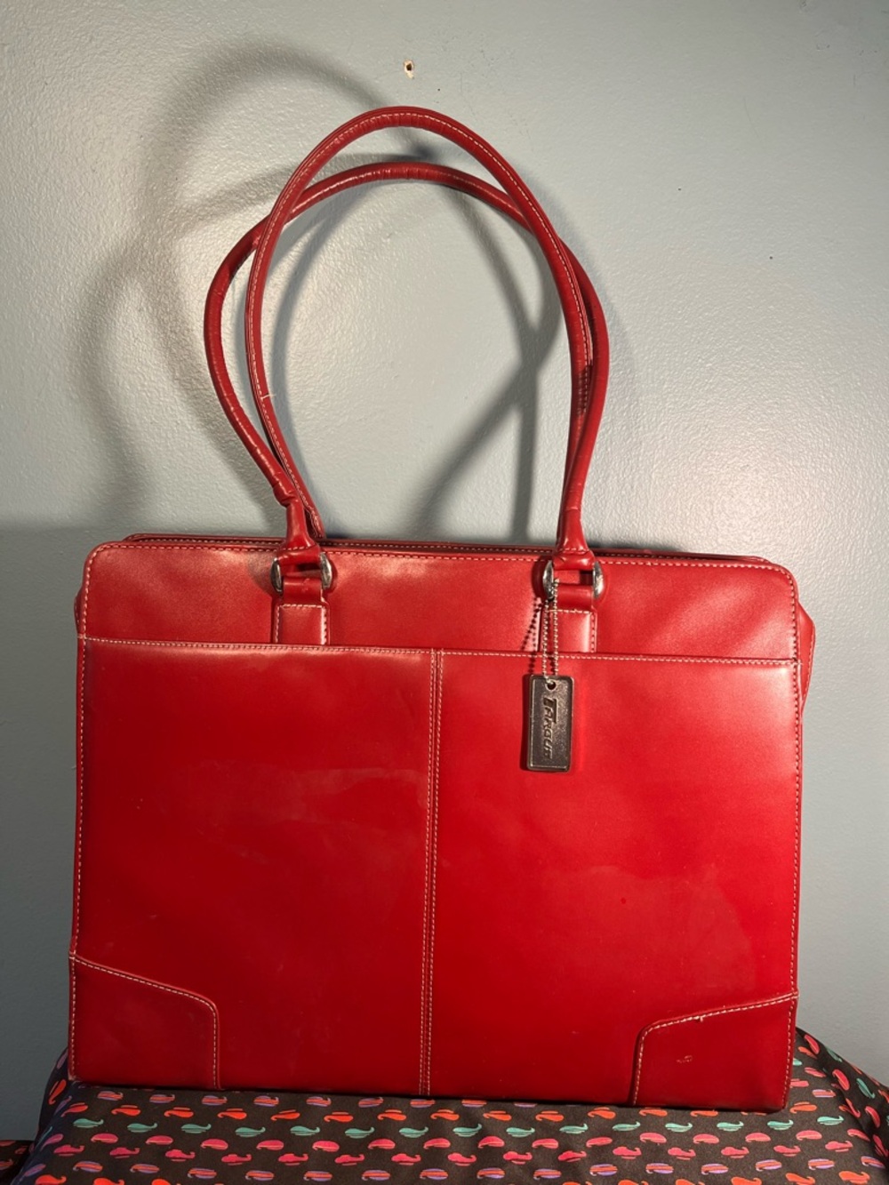 • Targus Red 14” Laptop Tote Bag Faux Leather Briefcase